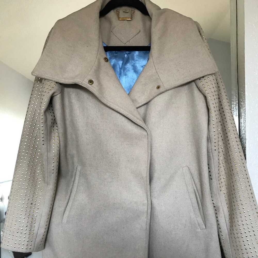 Grey Mid-length Coat with Gold Stud Sleeves - Picture 3 of 8